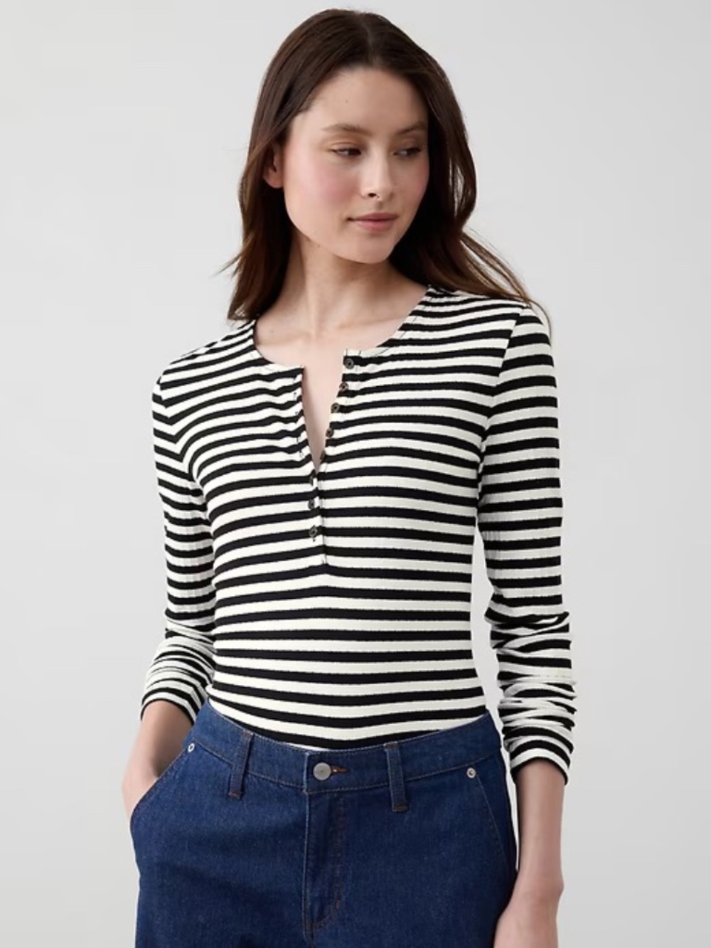 TEXTURED HENLEY